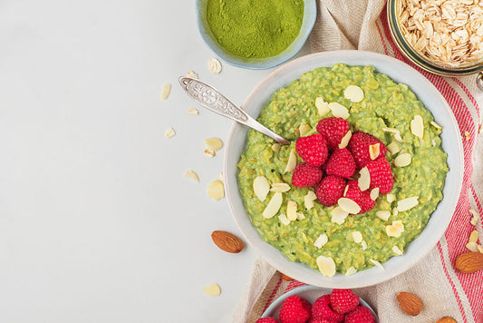 Matcha Porridge zum Frühstück